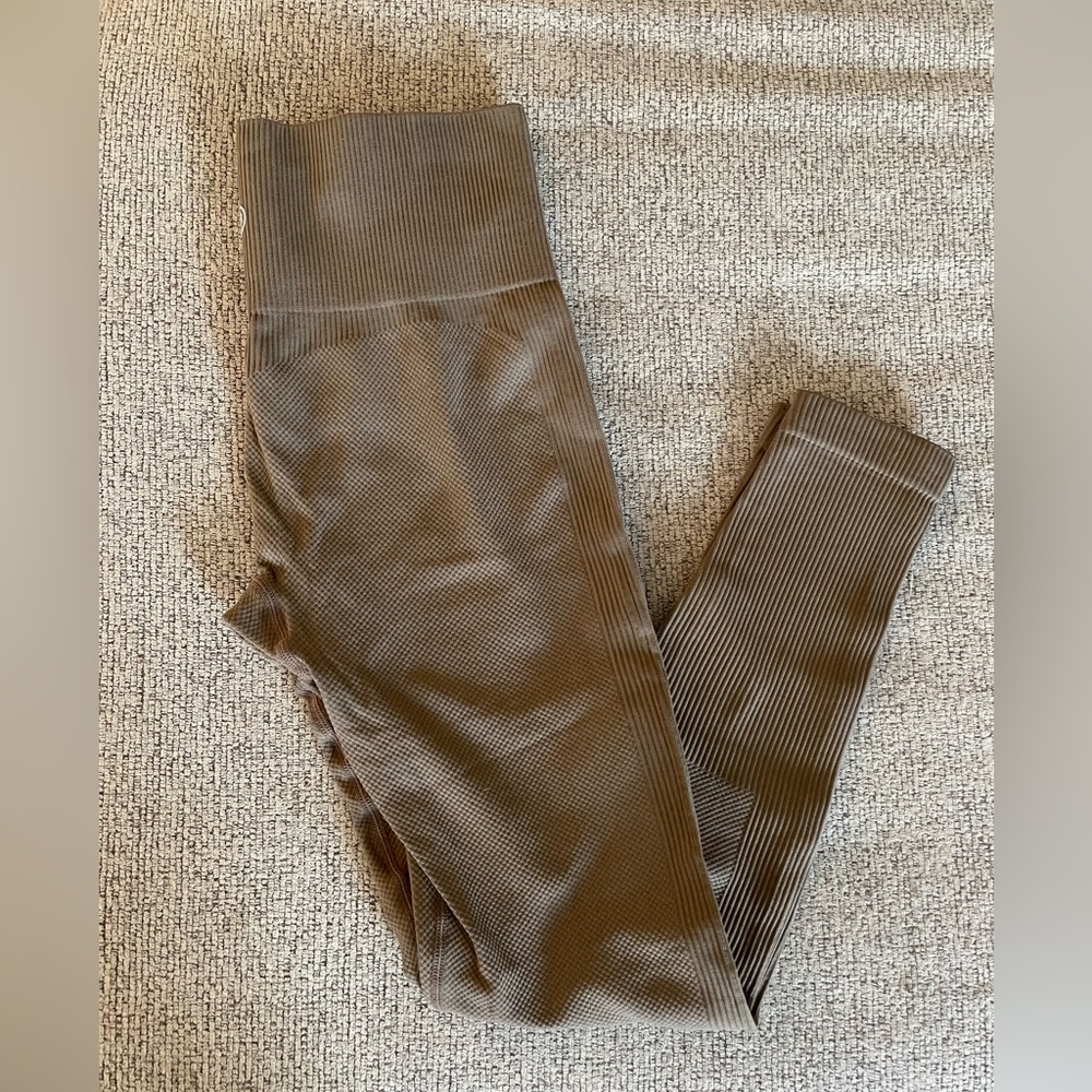 Savvi Ashtanga Leggings in Driftwood EUC